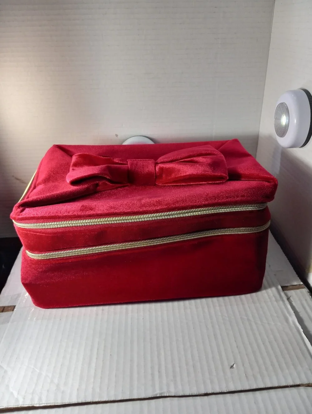 Vintage Estée Lauder Red Bow Velvet Soft 2 Zippered Layers Makeup Case TravelBag